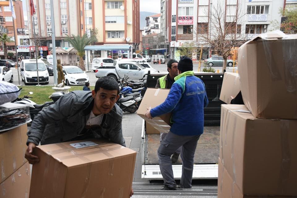 Edremit Belediyesi’nin yardım kampanyasına büyük destek 