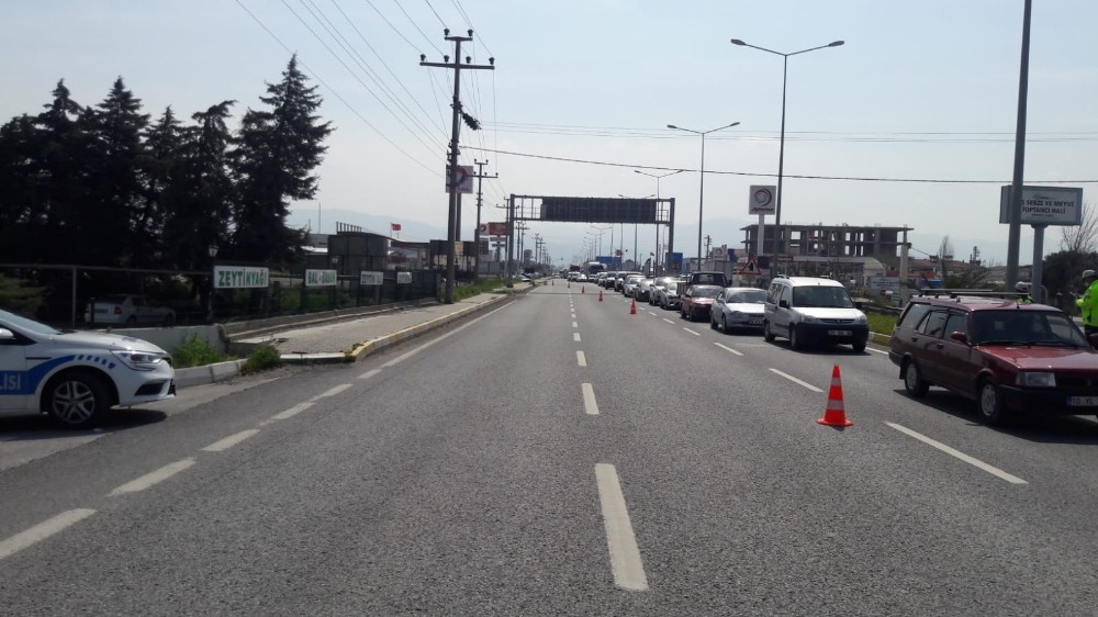 Edremit’e giriş-çıkışlarda yol kontrol tedbirleri artırıldı 
