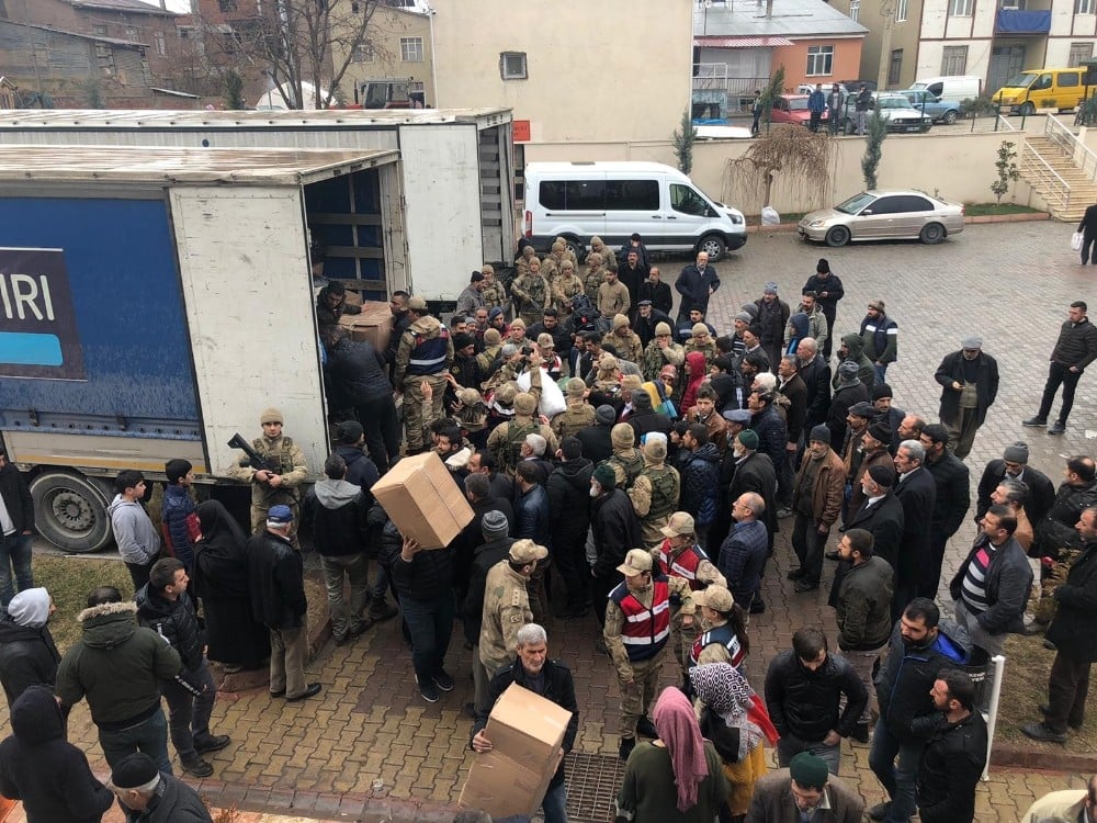 Edremitliler’in yardımları yerine ulaştı 