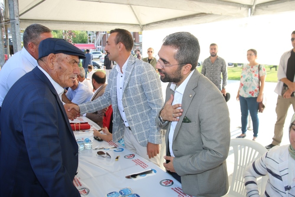 Edremit’te 4. geleneksel bayramlaşma töreni 