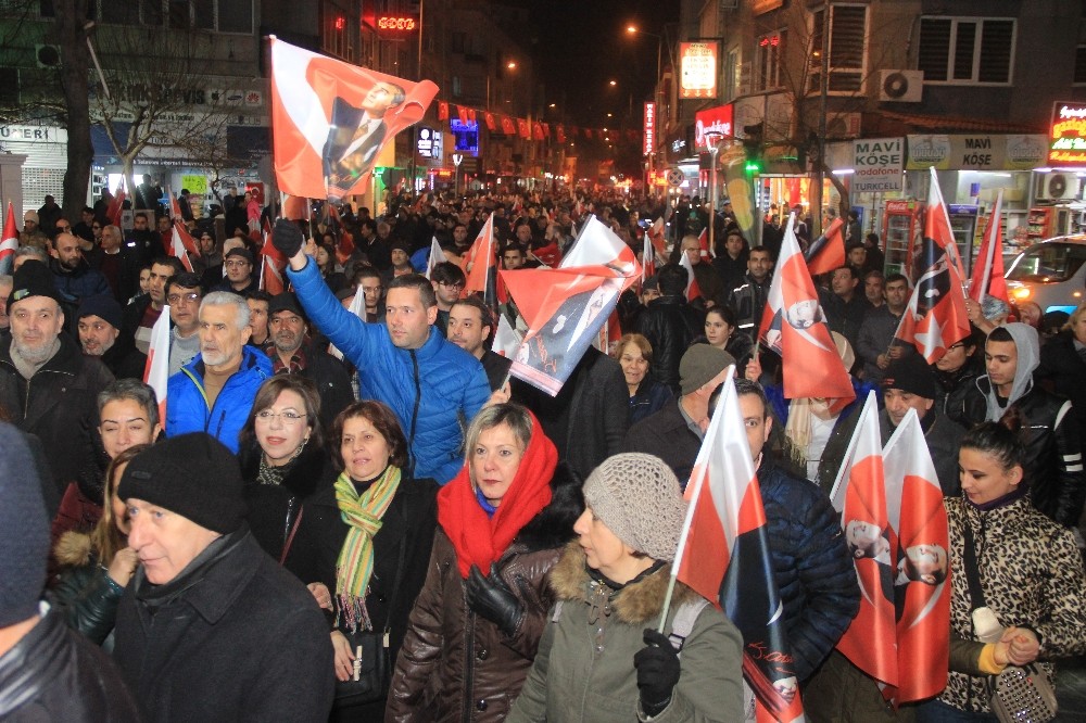Edremit’te “Bayrağa Saygı Yürüyüşü” 