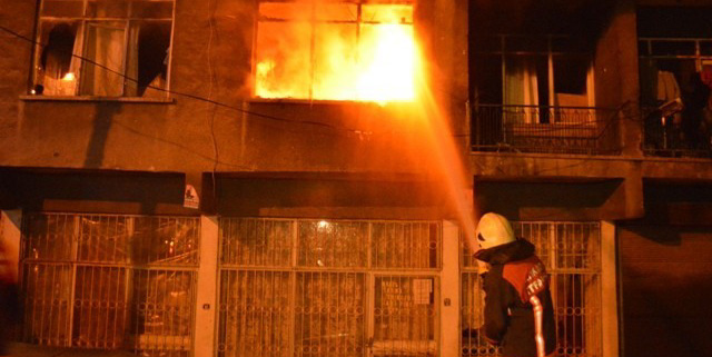 HDP binası yakıldı