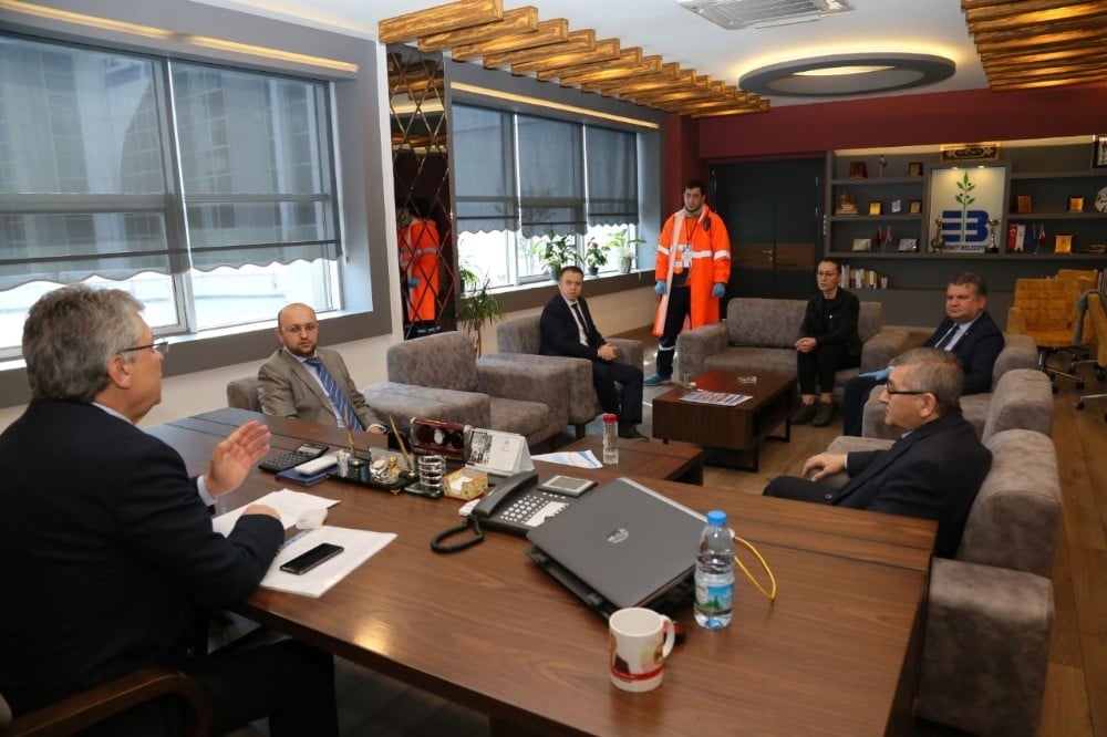 Edremit’te sağlık çalışanlarına yıldızlı oteller ücretsiz tahsis edildi 