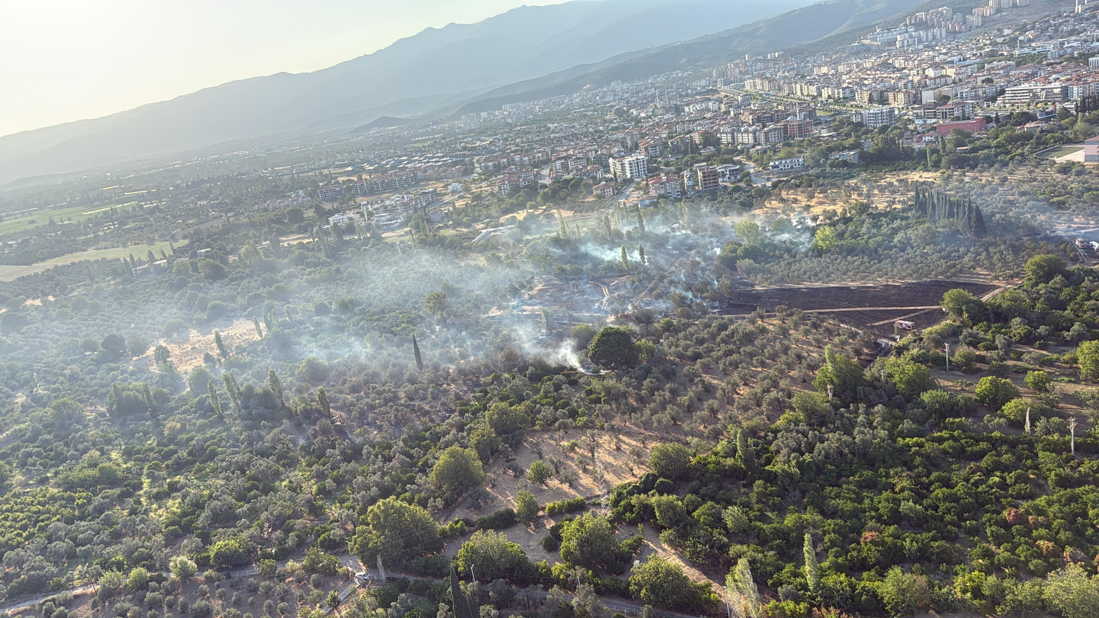 Edremit’te Tarım Arazilerinde Yangın