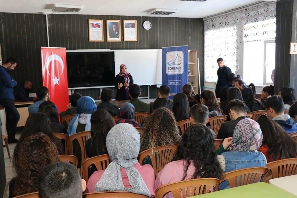Edremit’teki okullarda ‘Kariyer Günleri’ start aldı 