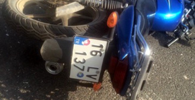 Motosiklet ile otomobil çarpıştı: 1 yaralı