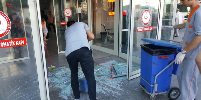 Yakınlarını kaybeden vatandaşlar hastaneyi birbirine kattı
