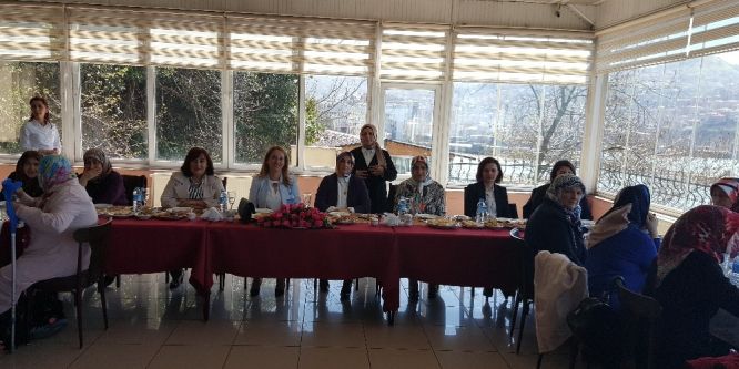 Neriman Kaban, şehit aileleriyle buluştu