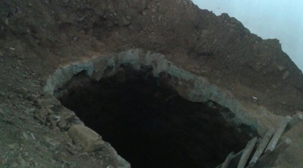 Depoda define ararken suçüstü yakalandı