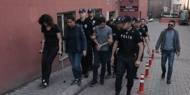 Uyuşturucu operasyonunda gözaltına alınan 5 kişi adliyede