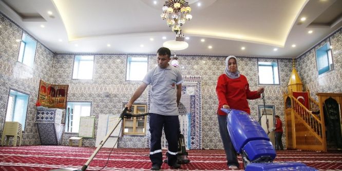 Döşemealtı’nda Camiler Ramazana hazırlanıyor