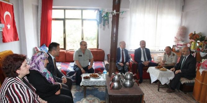 15 Temmuz şehidinin ailesine anlamlı ziyaret