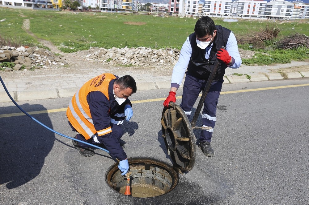 Efeler Belediyesi sinekle mücadelesini yoğunlaştırdı 