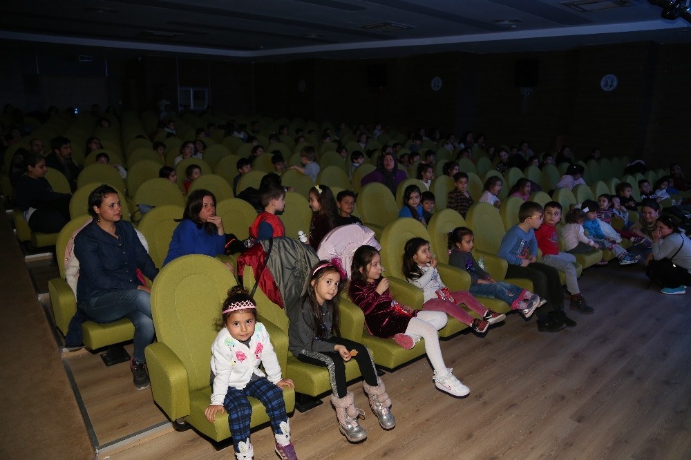 Efeler Belediyesinden çocuk sineması 