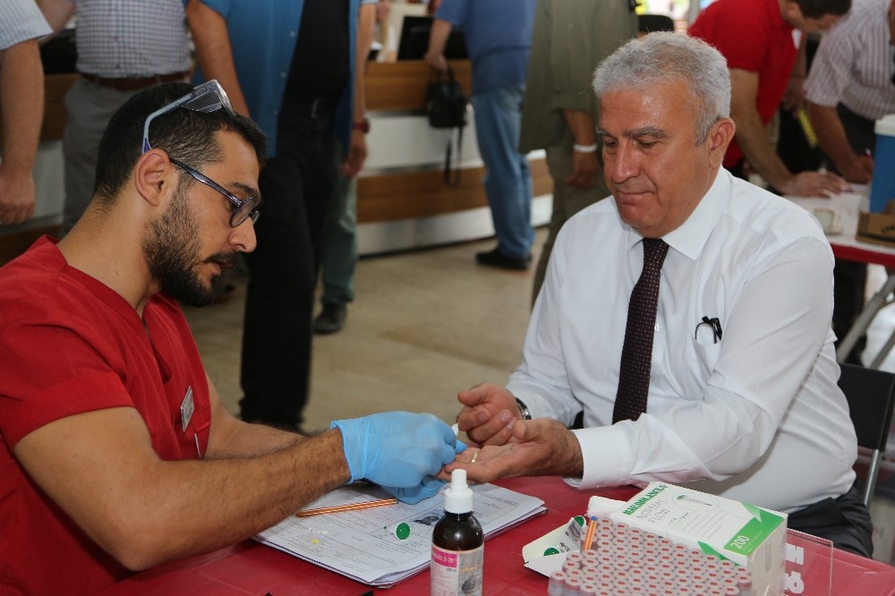 Efeler Belediyesinden Kızılay’a destek 