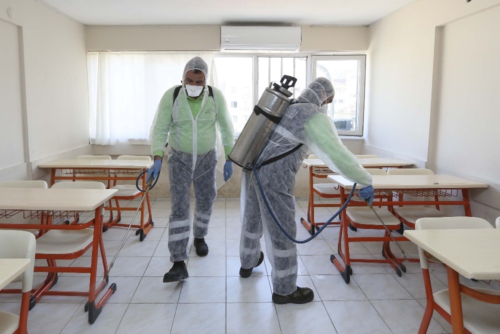 Efeler dezenfekte ediliyor 