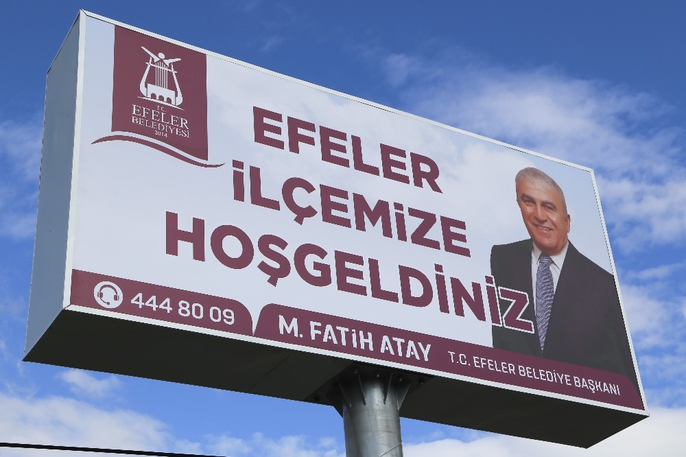 Efeler misafirleri “Hoşgeldiniz” totemiyle karşılıyor 