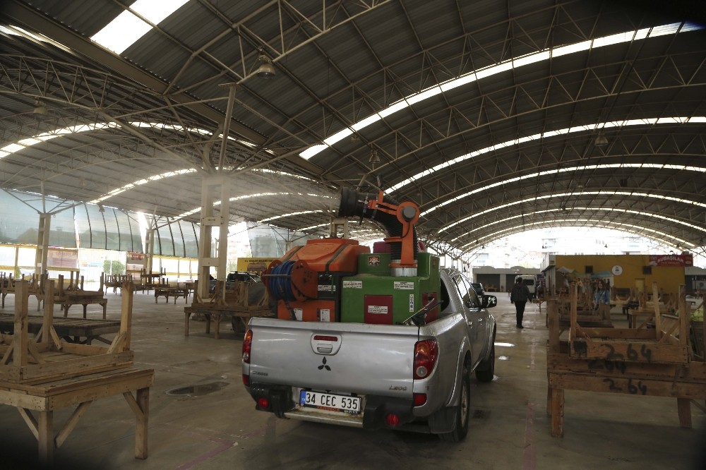 Efeler’de korona ile mücadele hız kesmiyor 