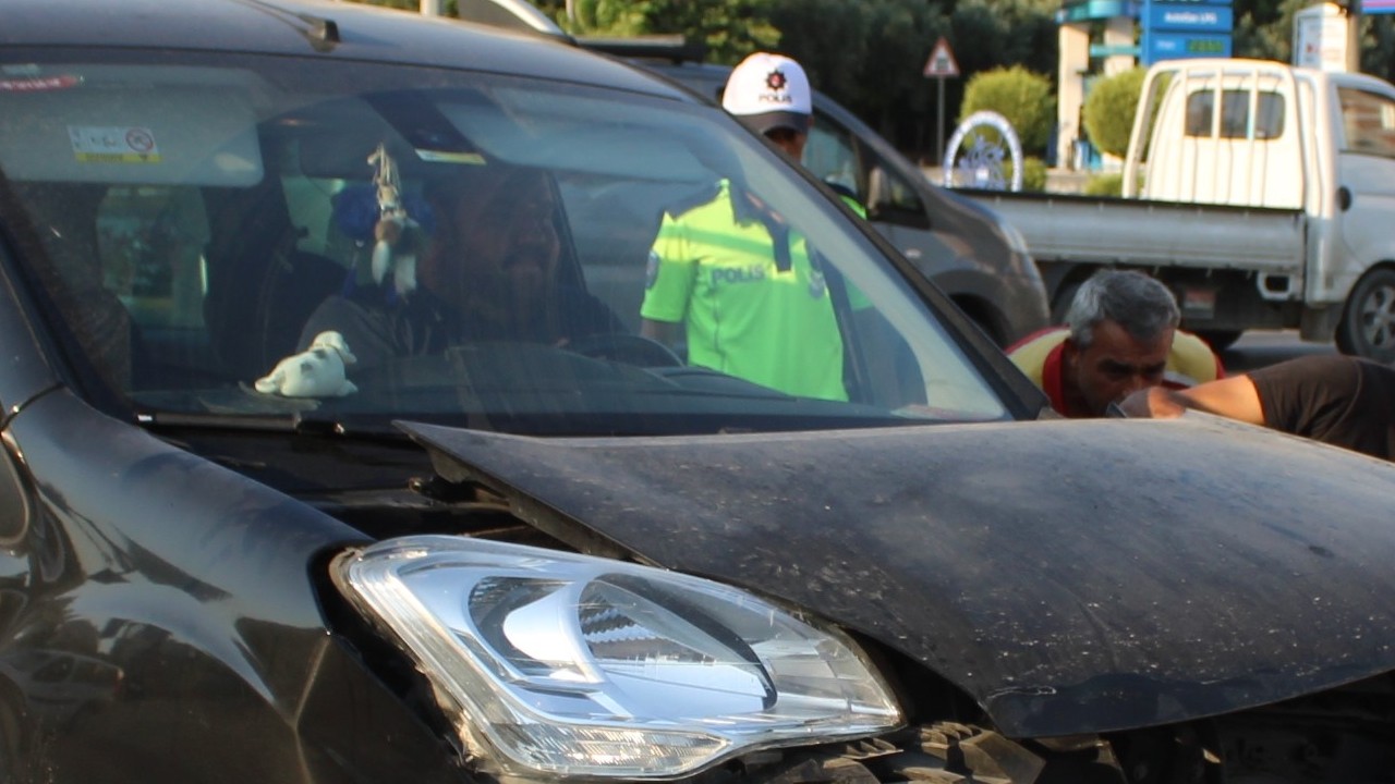 Efeler’de Otoban Kavşağında Kaza: