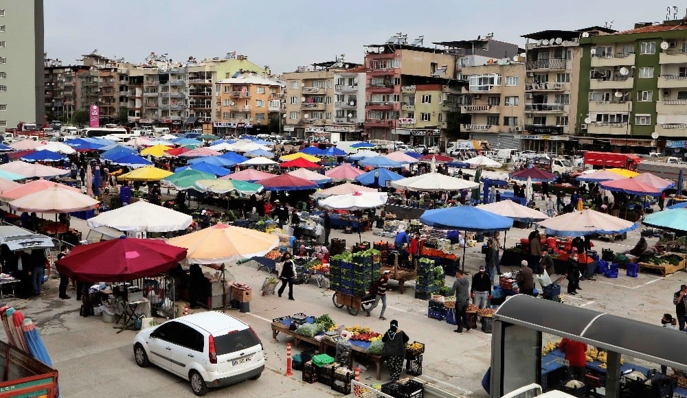 Efeler’de Pazar yerlerinin günleri değişti 