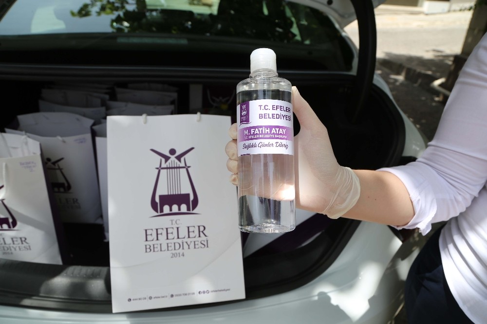 Efeler’de taksicilere korona kiti dağıtıldı 