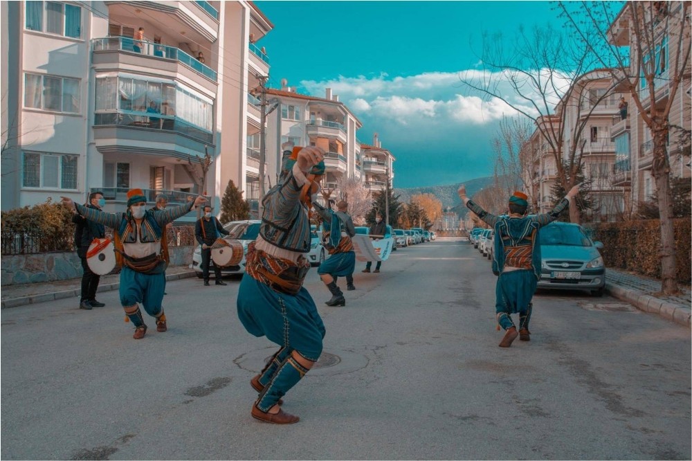 Efelerden davullu zurnalı 