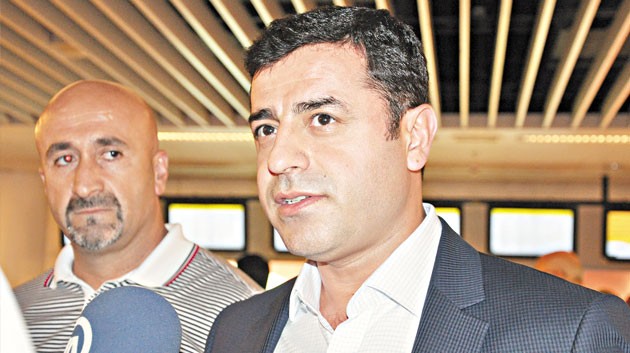 Efendilerine koştular!