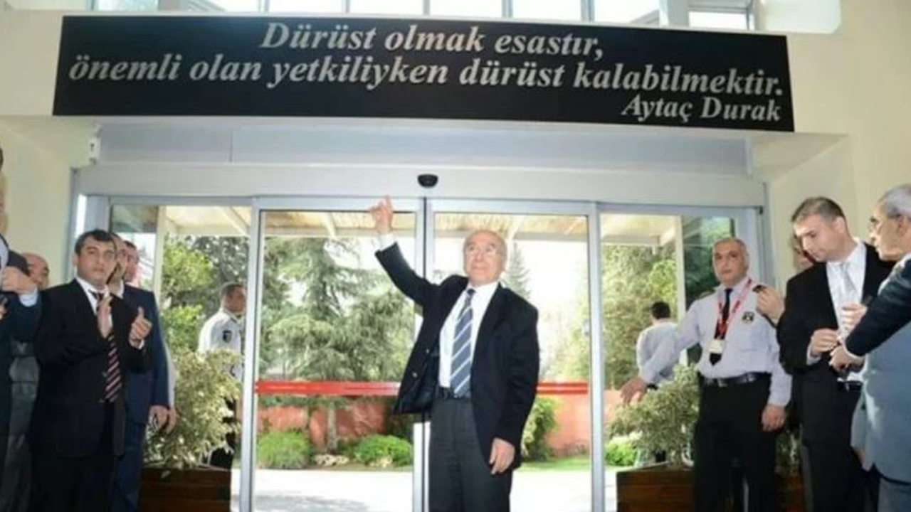 Efsane Belediye Başkanı havada kalp krizi geçirdi, uçak acil iniş yaptı!