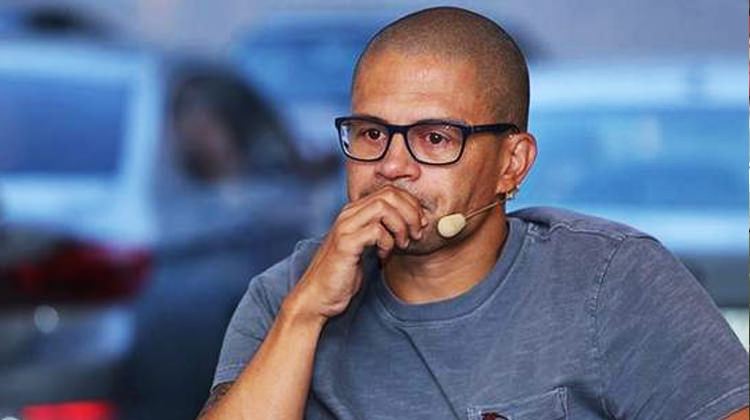 Efsane gözyaşlarını tutamadı