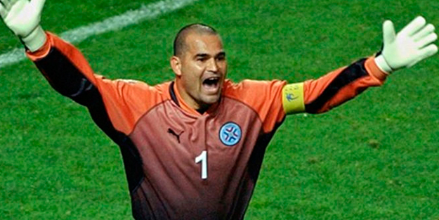 Efsane kaleciden flaş çıkış: 