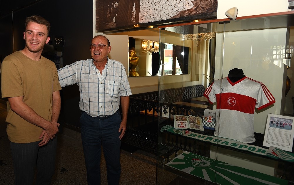 Efsane kaptanın millî forması müzelik oldu 