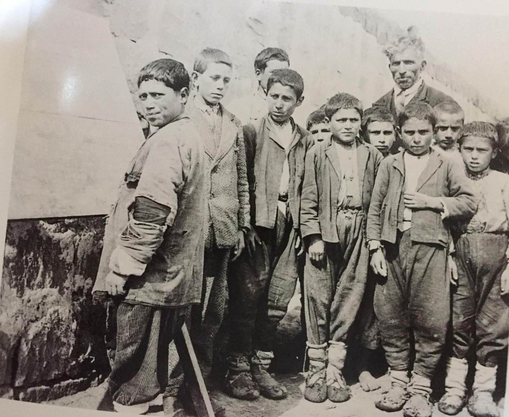 Efsanevi Gül Cemal binasının hikayesi dinleyenleri duygulandırıyor 