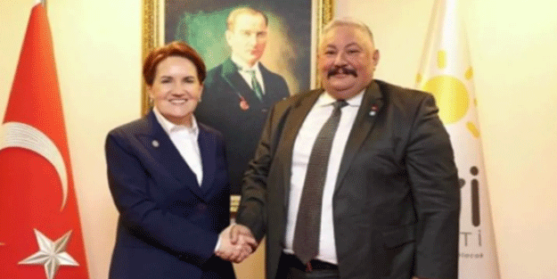 Ege Akersoy'un hocası İP'li profesör Kelime-i Tevhid sancağına sahip çıkanlara 'trol sürüsü' dedi!