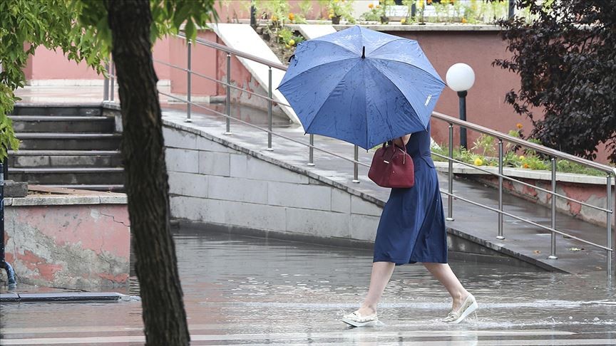 Ege Bölgesi'nde gök gürültülü sağanak yağış uyarısı