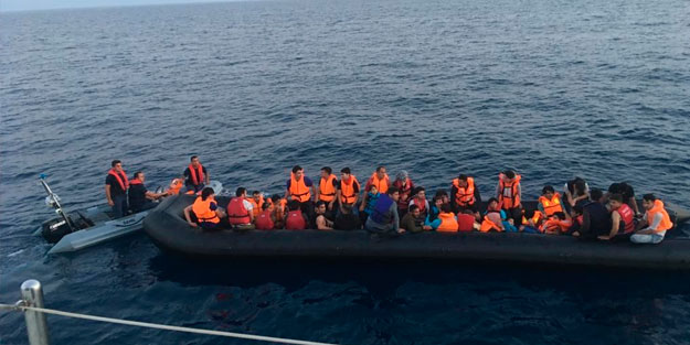 Ege Denizi'nde 37 düzensiz göçmen yakalandı