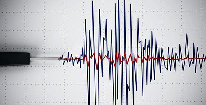 Ege Denizi'nde korkutan deprem