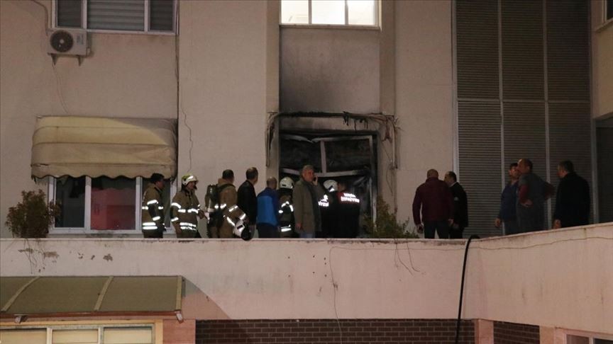 Ege Üniversitesi Çocuk Hastanesinde korkutan yangın
