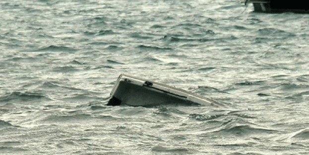 Ege'de göçmen teknesi battı!