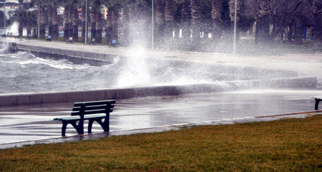 Ege’de sağanak yağış ve fırtına uyarısı