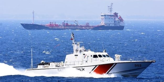 Ege'de sıcak saatler! Türk botları teyakkuzda