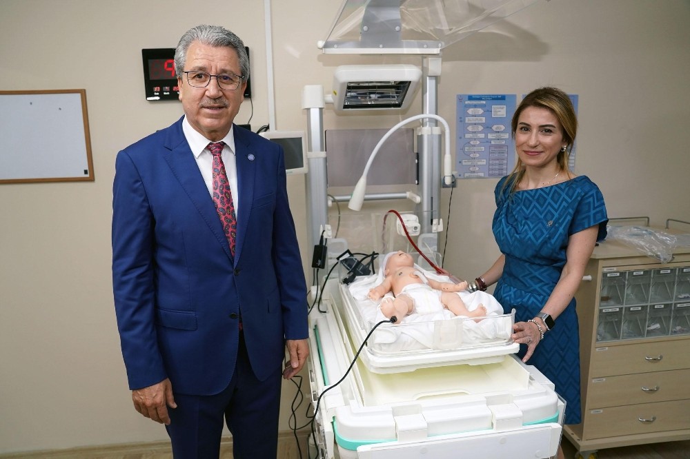Ege’de, Türkiye’nin ilk ‘Neonatal Simülasyon Laboratuvarı’ açıldı 