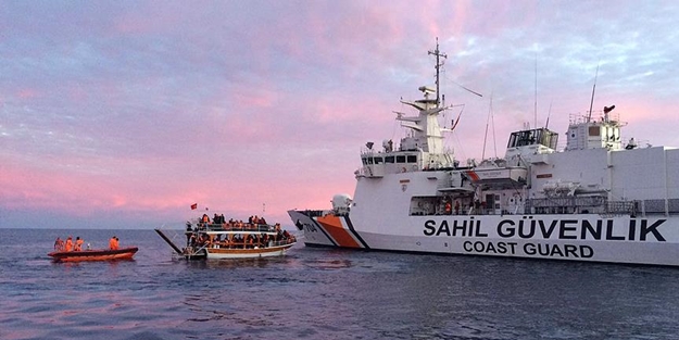 Ege Denizi'nde yakalanan göçmen sayısı 3 ilin nüfusunu geçti
