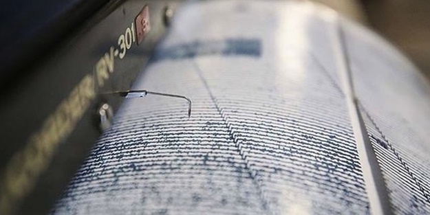 Ege'de yaşanan deprem sonrası korkutan açıklama: Tsunamiye yol açabilir