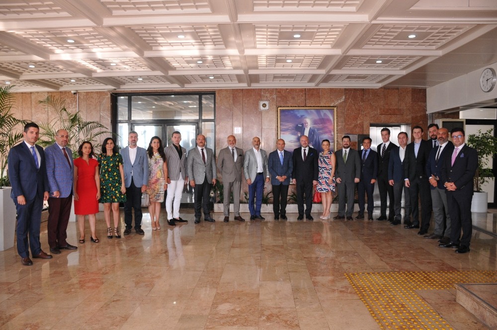 EGİAD iş dünyası Tunç Soyer ile buluştu 