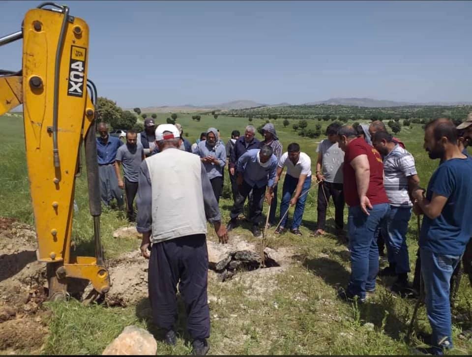 Eğil’de su kuyusunda mahsur kalan atı belediye ekipleri kurtardı 