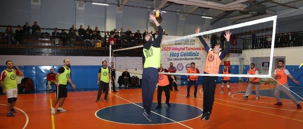 Eğitim-Bir-Sen voleybol turnuvası kazananı belli oldu 
