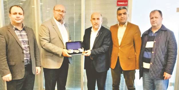 Eğitim Bir-Sen’den Akit’e ziyaret