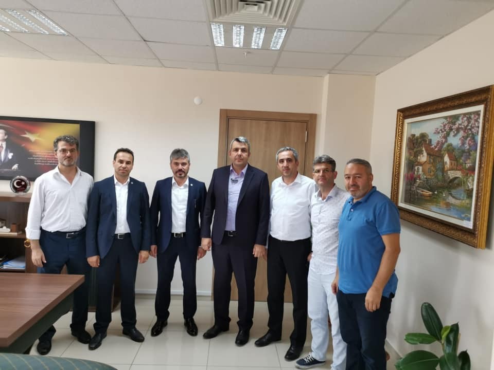 Eğitim-Bir-Sen’den aşure ikramı 