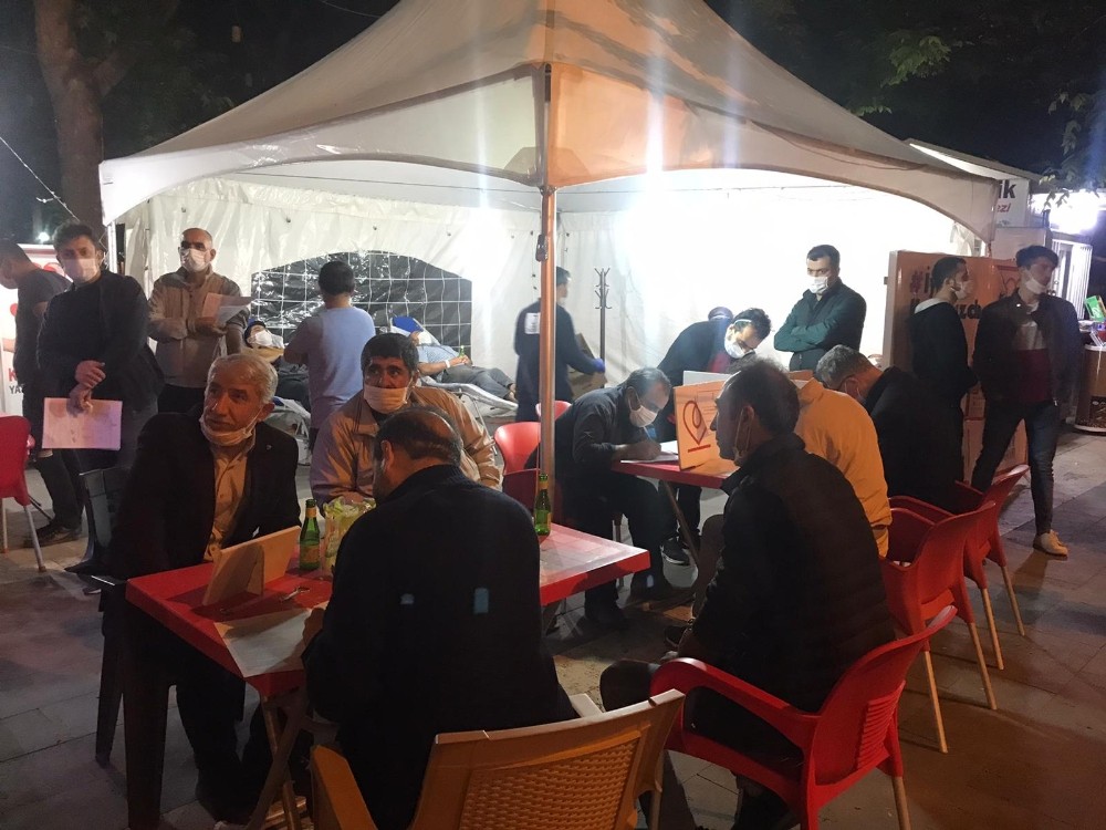 Eğitim camiası kan bağışında bulundu 
