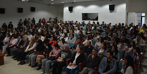 Eğitim Fakültesi'nden 'Milli İrade ve Cumhuriyet' konferansı